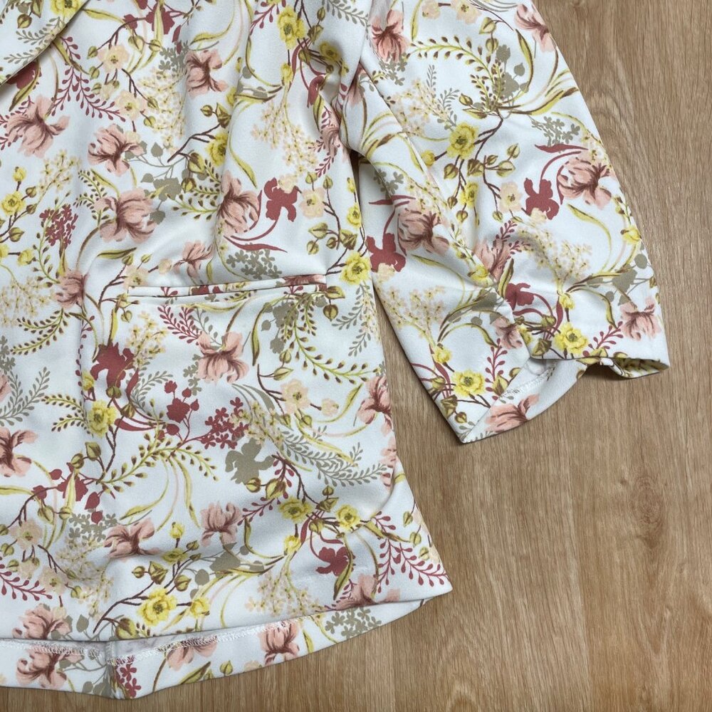 CATO EST 1946 BLAZER PASTEL FLORAL COLORFUL ARTSY SIZE 26/28W STRETCH OPEN FRONT - Picture 3 of 11